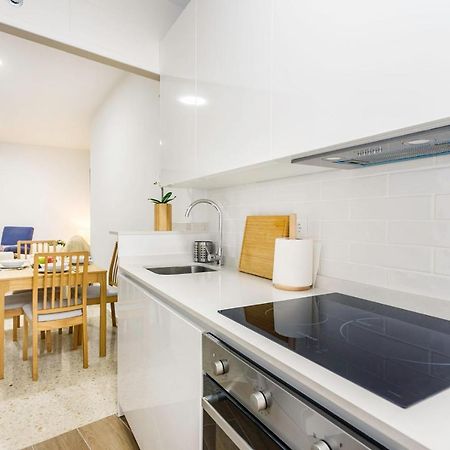 Apartamentos Sta Maria La Blanca Севиля Екстериор снимка