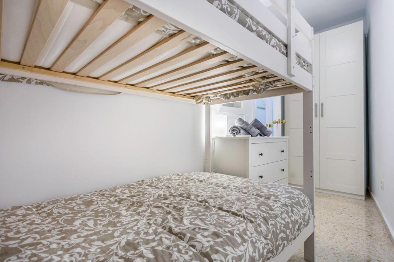 Apartamentos Sta Maria La Blanca Севиля Екстериор снимка